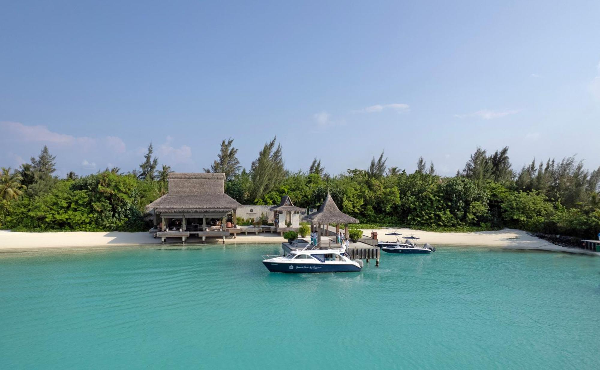 Resort Grand Park Kodhipparu Maldives Baros Island